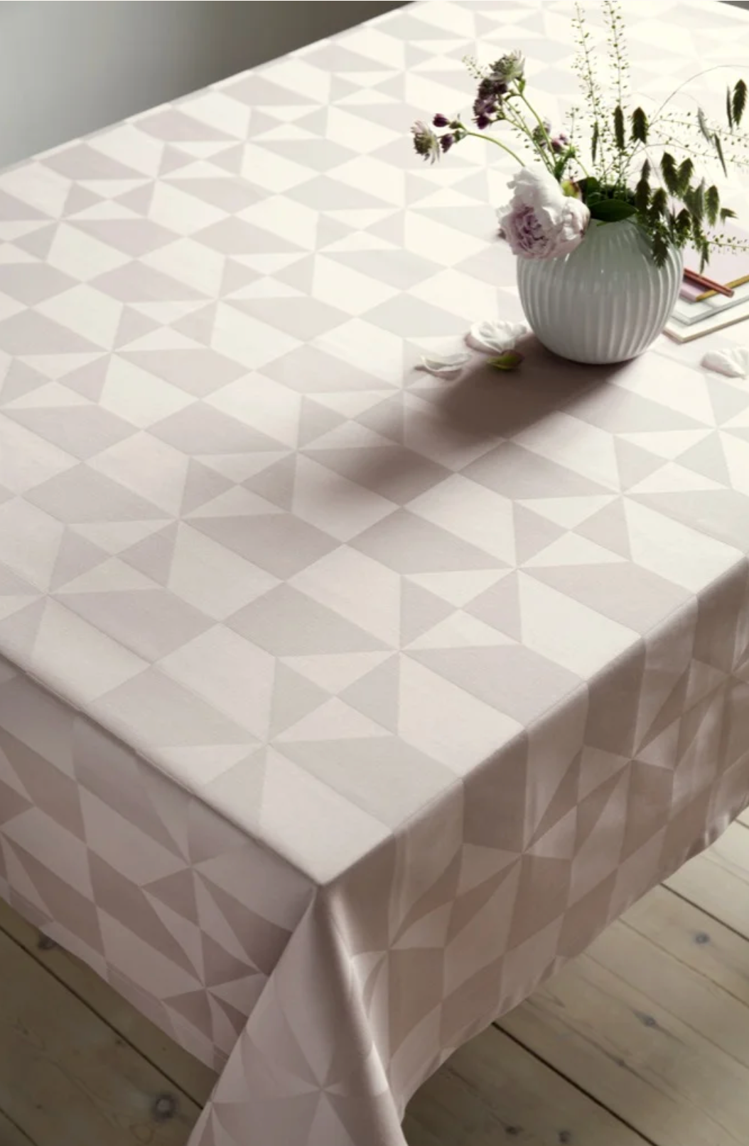 Damask Duge Wind