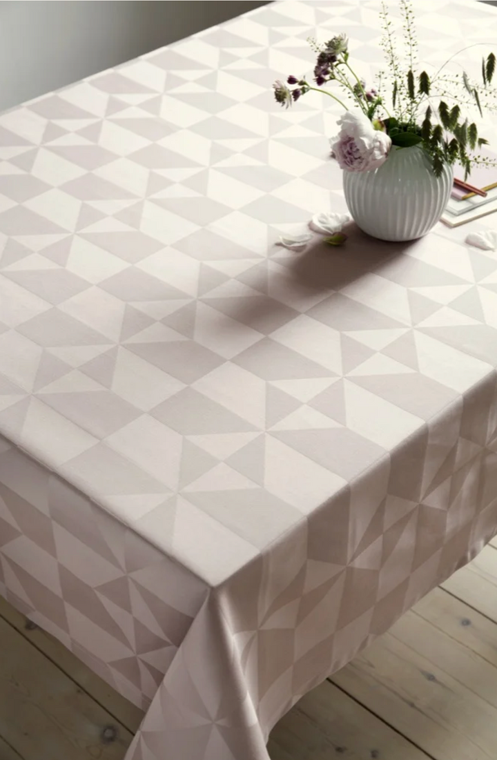Damask Duge Wind