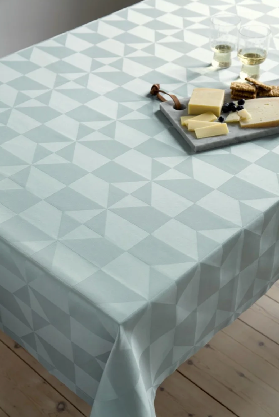 Damask Duge Wind